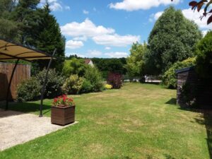 Gîte Les Petits Princes à Émancé - Côté jardin