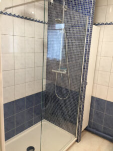 Gîte Les Petits Princes à Émancé - Salle d'eau